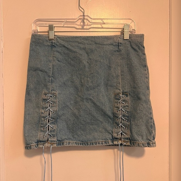 UO Rebecca Lace Up Denim Skirt TRENDING Size S - Picture 2 of 6